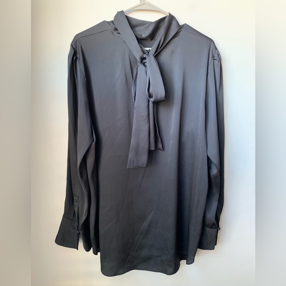 ANN TAYLOR Women’s Black Tie Front Neck Blouse